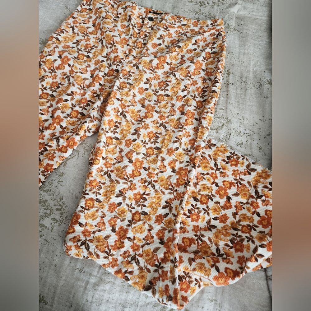 Versona Bell Bottom Flare Corduroy Floral Raw Hem Cotton Spandex Size 14 Modern